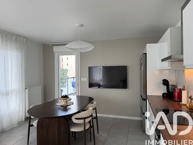 Apartment in Villeurbanne (69100)