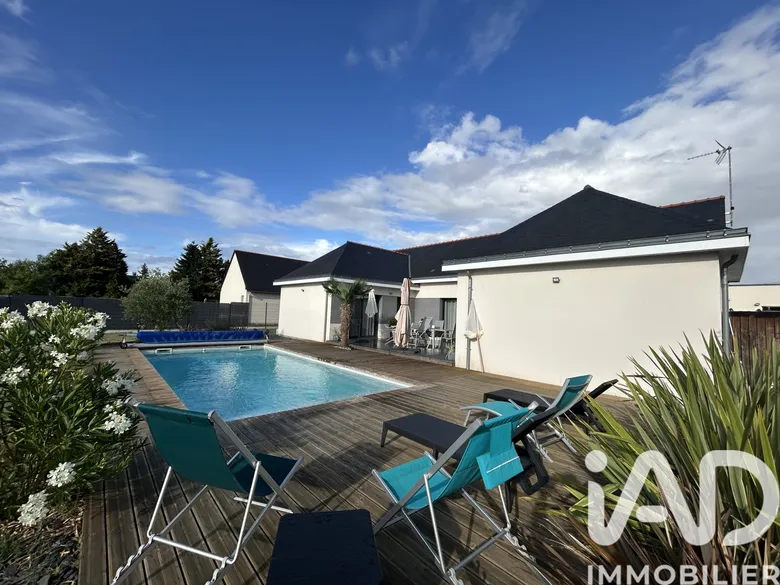 Maison 7 pièces 185 m² · à Longué-Jumelles · 184,6 m² · 379 000 €