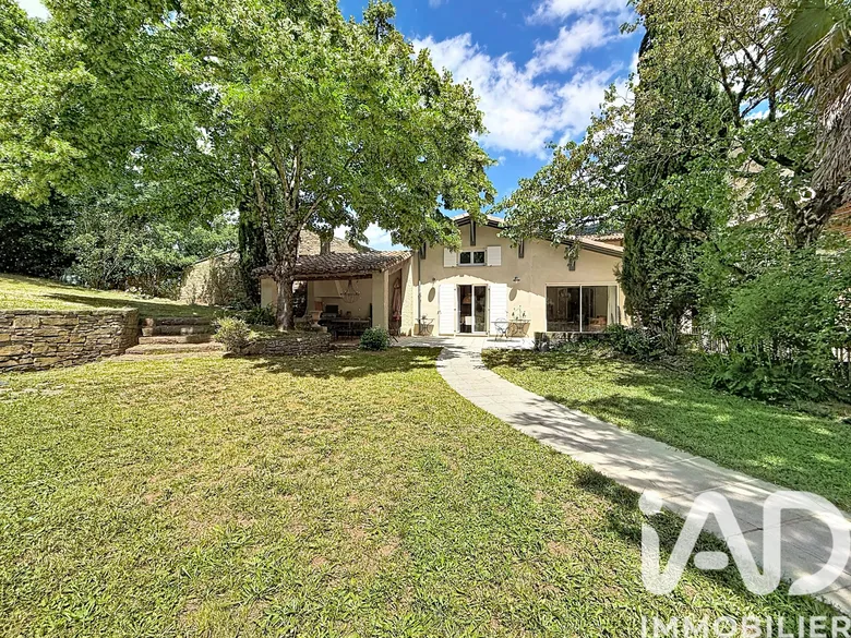 Maison 10 pièces 330 m² · à Saint-Affrique · 330 m² · 650 000 €