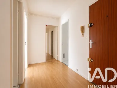 Apartment in Villeneuve-lès-Avignon (30400)