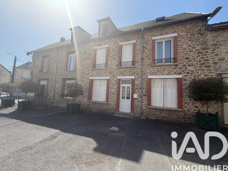 Immeuble 243 m² · à Troissy · 243 m² · 359 000 €