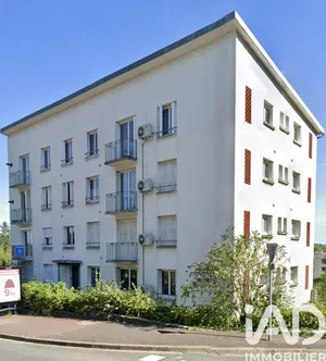 Building in Saint-Amand-Montrond (18200)