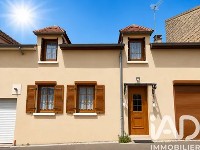 Townhouse in Carrières-sur-Seine (78420)