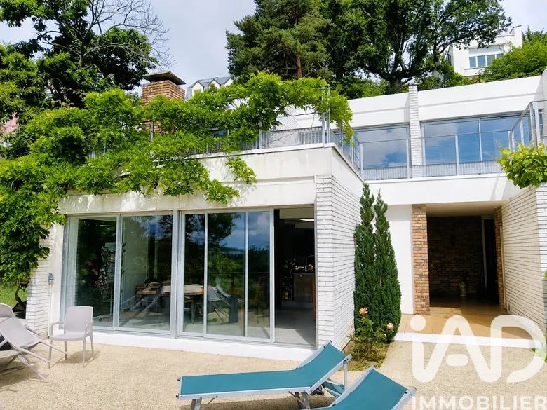 Maison 8 pièces 212 m² · à Le Plessis-Robinson · 211,6 m² · 1 400 000 €