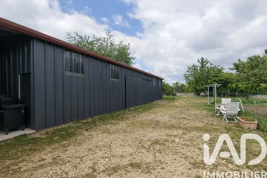 Garage in Saint-Pierre-Laval (42620)
