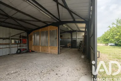 Garage in Saint-Pierre-Laval (42620)