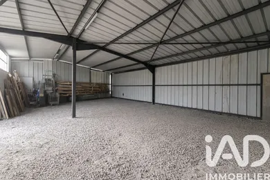 Garage in Saint-Pierre-Laval (42620)