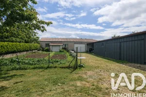 Garage in Saint-Pierre-Laval (42620)