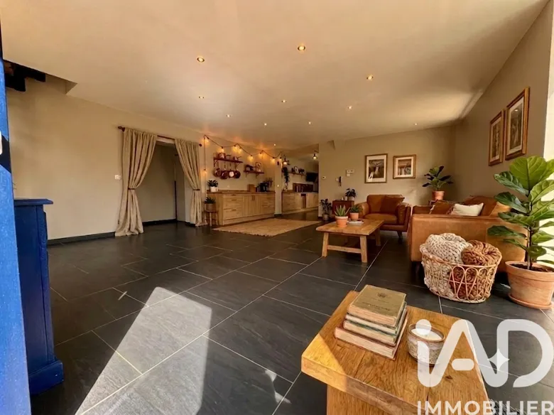 Maison 6 pièces 208 m² · à Flines-lez-Raches · 208 m² · 242 500 €