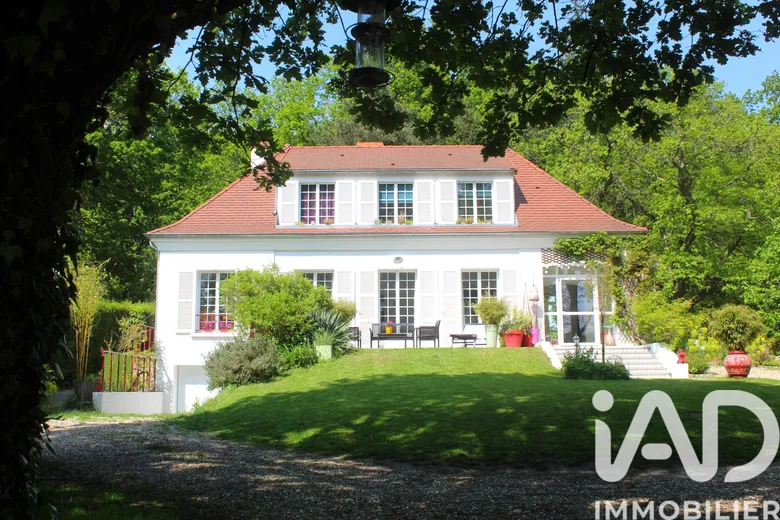 Maison 7 pièces 185 m² · à Saint-Rémy-l'Honoré · 185 m² · 1 085 000 €