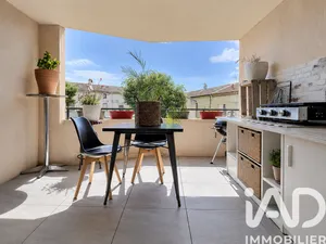 Apartment in Maillane (13910)