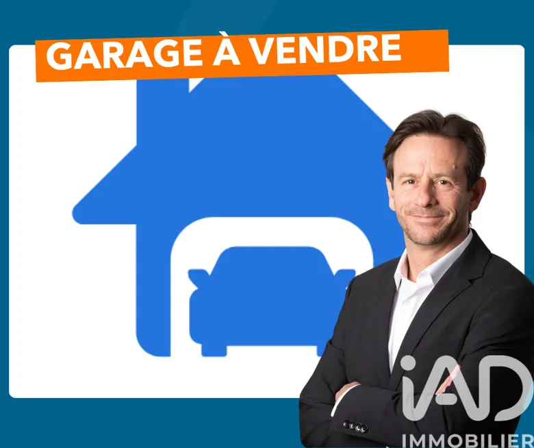 Parking 14 m² · à Fréjus · 13,7 m² · 27 500 €