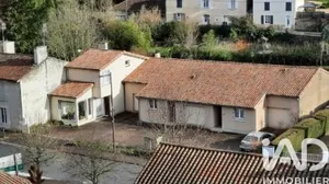 Building in Lusignan (86600)