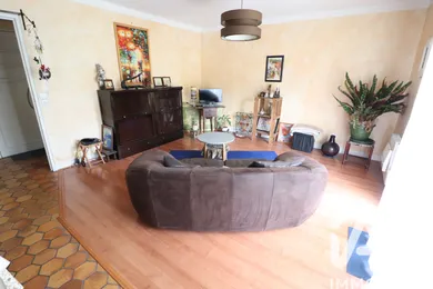 Apartment in Avon (77210)