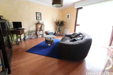 Apartment in Avon (77210)