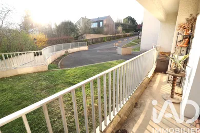 Apartment in Avon (77210)
