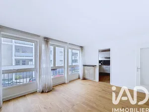 Apartment in Pantin (93500)