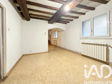 House in Milhaud (30540)