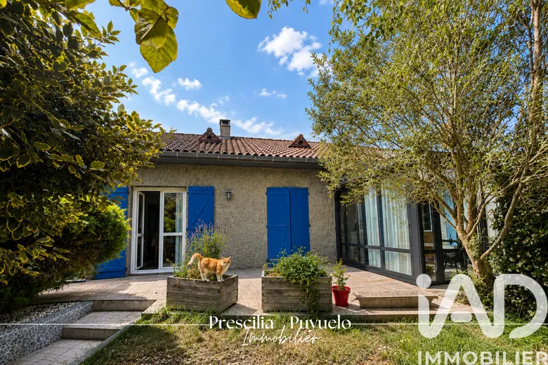 Maison 5 pièces 102 m² · à Lagarde · 101,9 m² · 230 000 €