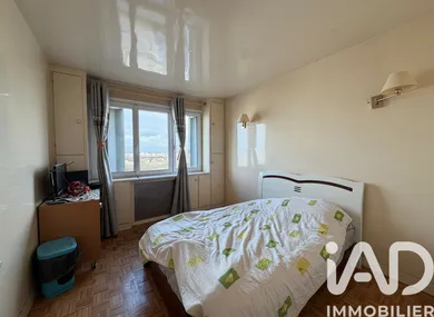 Apartment in Pantin (93500)