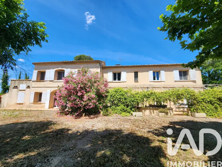 Maison 9 pièces 455 m² · à Arles · 455 m² · 955 000 €