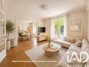 Apartment in Paris (75016)