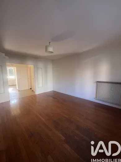 Apartment in Saint-Étienne (42100)