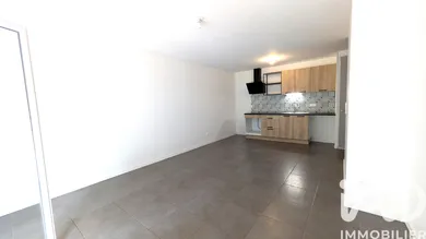 Apartment in Saint-Jean-d'Illac (33127)