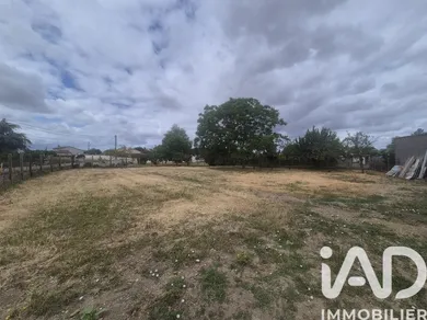 Land in Sainte-Verge (79100)