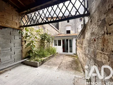 Maison de ville à Guîtres (33230)