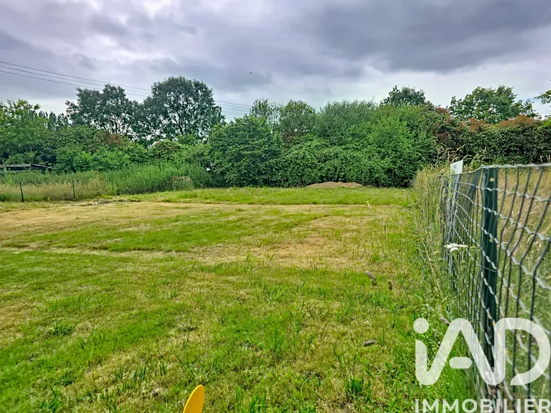 Terrain à bâtir à Étrelles (35370) · 79 000 €