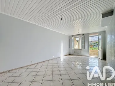 Immeuble à Guîtres (33230)