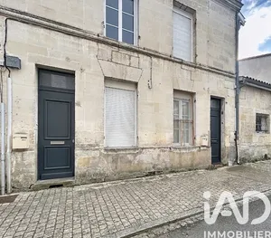 Building in Guîtres (33230)