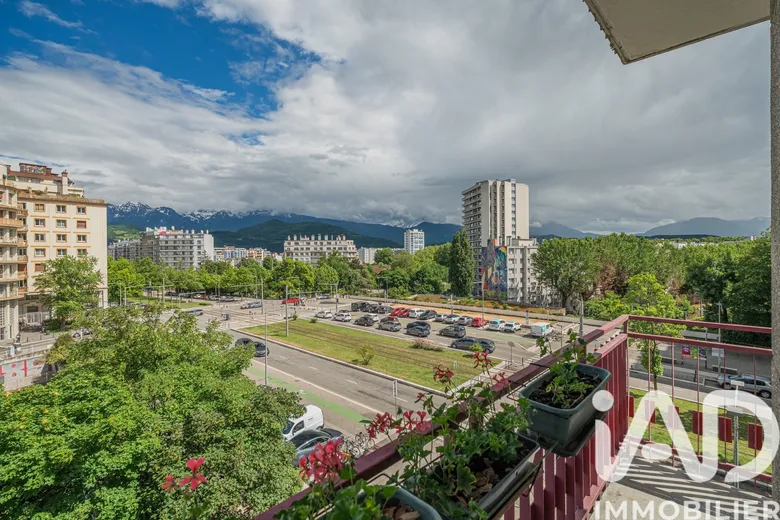 Appartement 3 pièces 89 m² · à Grenoble · 88,8 m² · 220 000 €