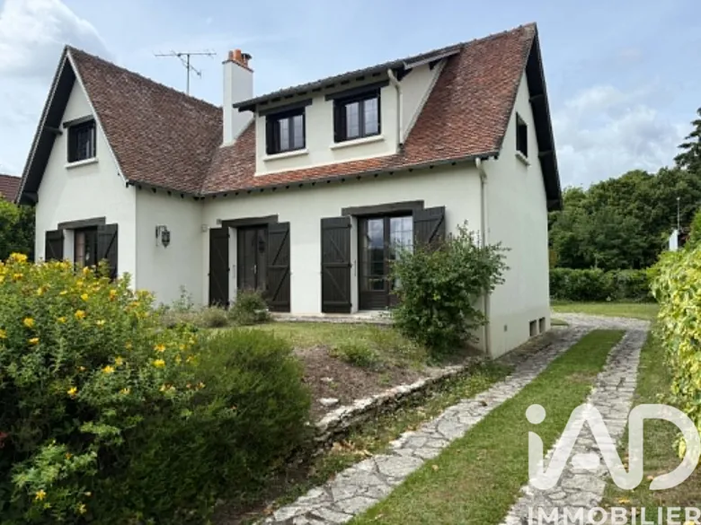 Maison 7 pièces 137 m² · à Saint-Jean-de-la-Ruelle · 136,6 m² · 298 000 €