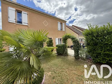 Pavillon à Marolles-sur-Seine (77130)