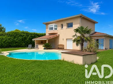 Maison d'architecte à Montaigut-sur-Save (31530)