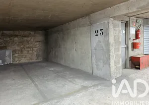 Parking à Paris (75011)