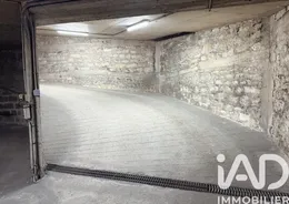 Parking à Paris (75011)