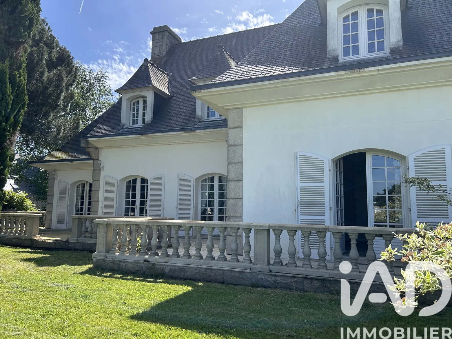 Vente maison à Ploumagoar (22970) : maison de ville 8 pièces 214 m² - 2106746 — 2