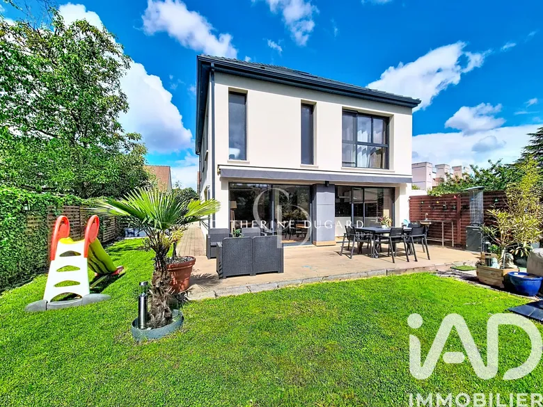 Maison 6 pièces 141 m² · à Beauchamp · 141 m² · 647 000 €