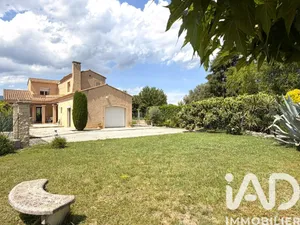 Architectural house in Les Mées (04190)