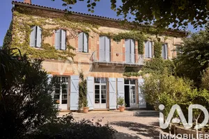 Demeure à Saint-Julien-sur-Garonne (31220)