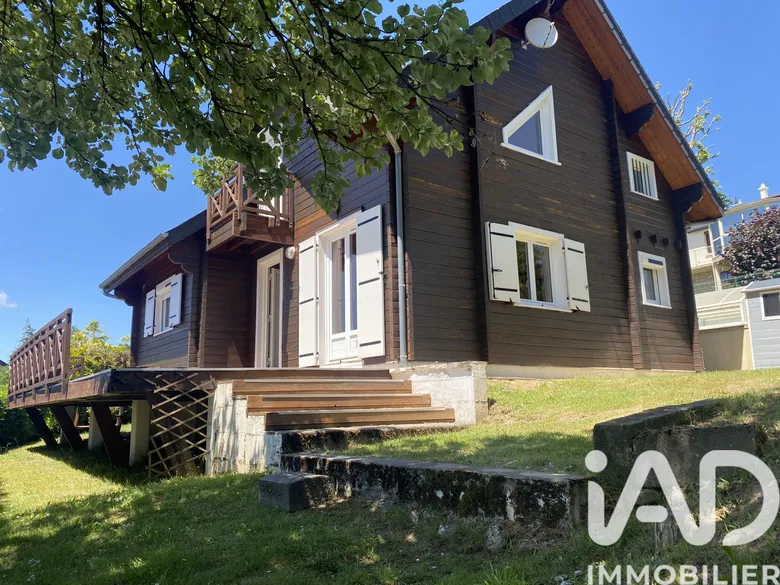 Maison 6 pièces 131 m² · à Ussel · 130,8 m² · 169 000 €