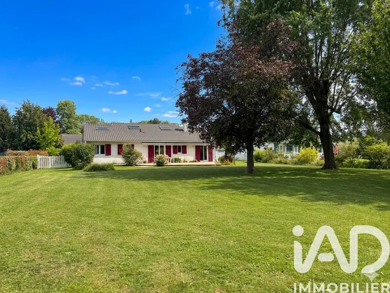 Maison 7 pièces 131 m² · à Lésigny · 131 m² · 490 000 €
