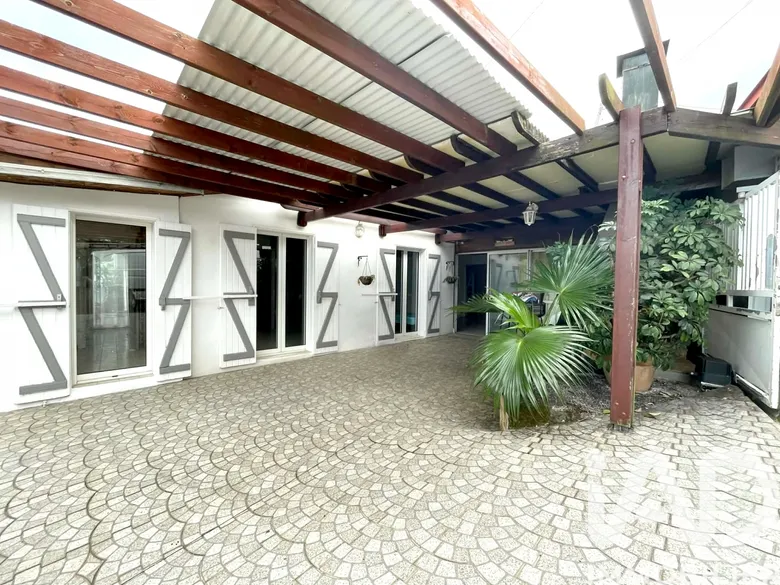 Maison 5 pièces 122 m² · à L'Étang-Salé · 122 m² · 299 000 €