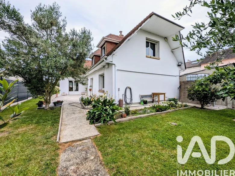 Maison 7 pièces 164 m² · à Oissel · 164 m² · 280 000 €
