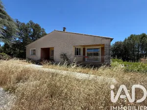 House in Villeneuve (04180)