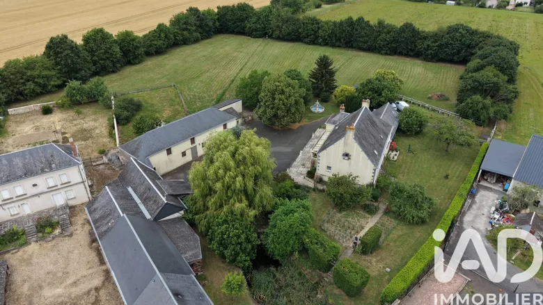 Maison 9 pièces 300 m² · à Sorigny · 300 m² · 450 000 €