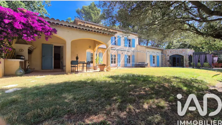 Maison 10 pièces 304 m² · à Cuers · 304 m² · 1 196 000 €